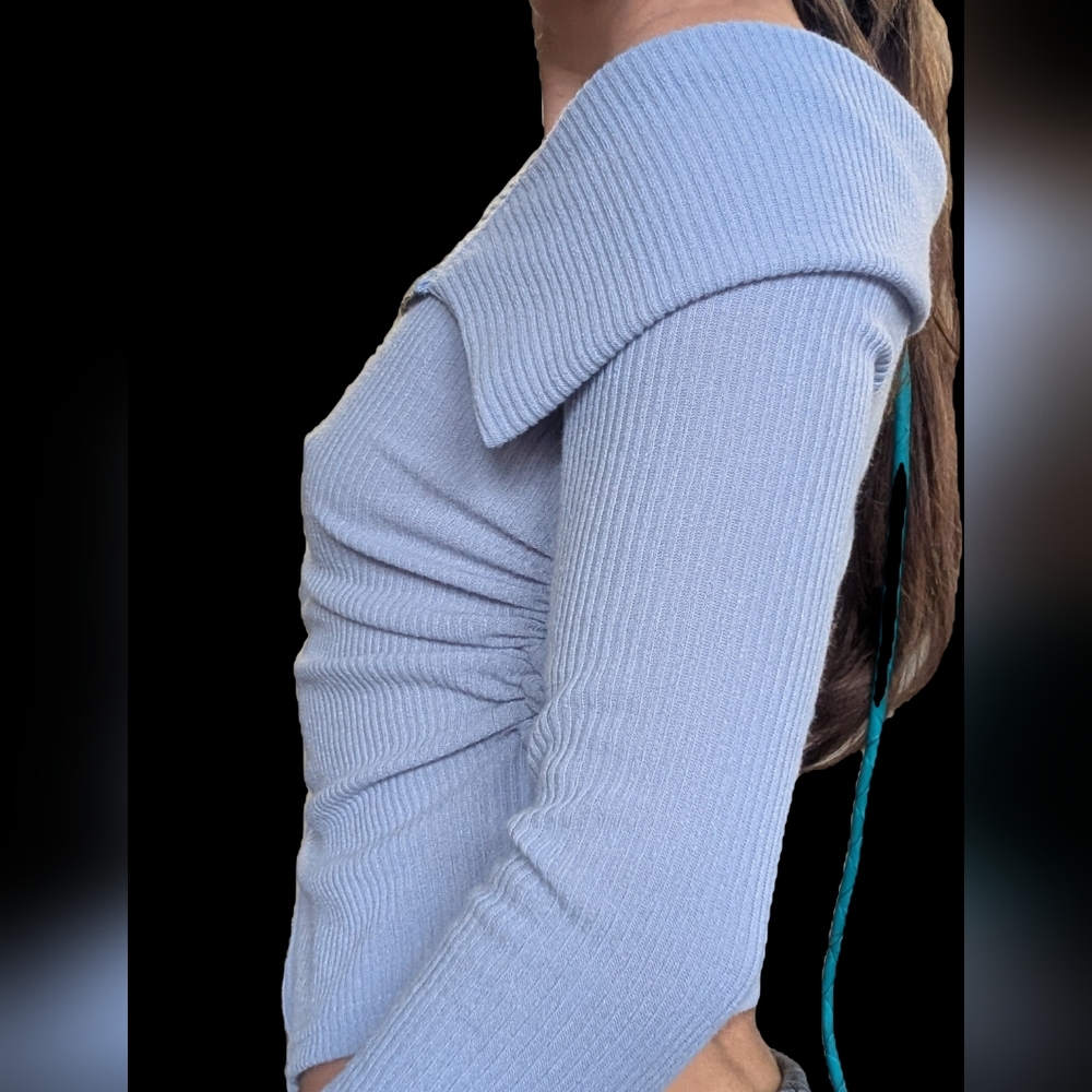 Butterfly Zipper Ribbed Light Sweater - Picture 2 of 5
